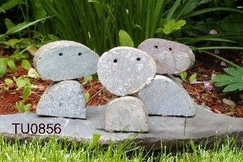 Stone faces, 3 figures